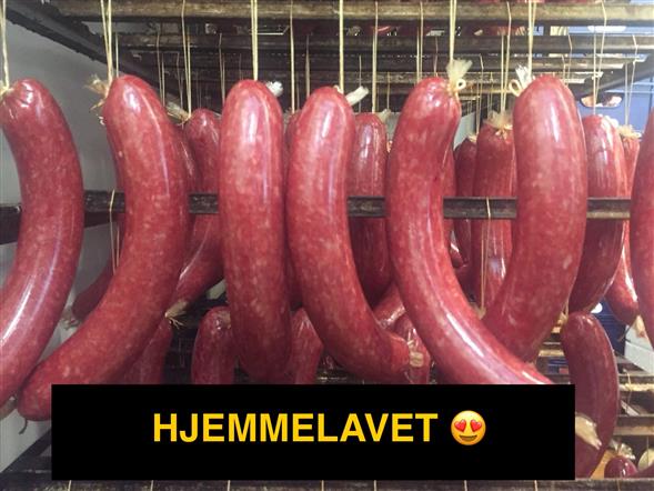 Løgpølse  kl 8-18 i slagterafdelingen